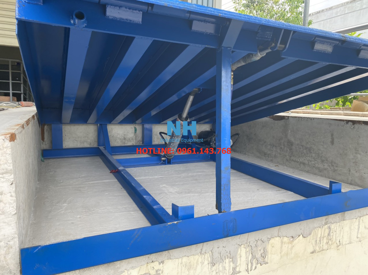 sàn nâng tự động - dock leveler